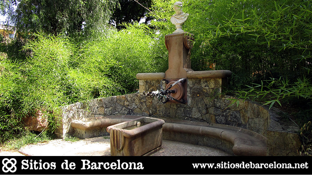 La fuente de Hércules, también conocida como Fuente Gaudí
